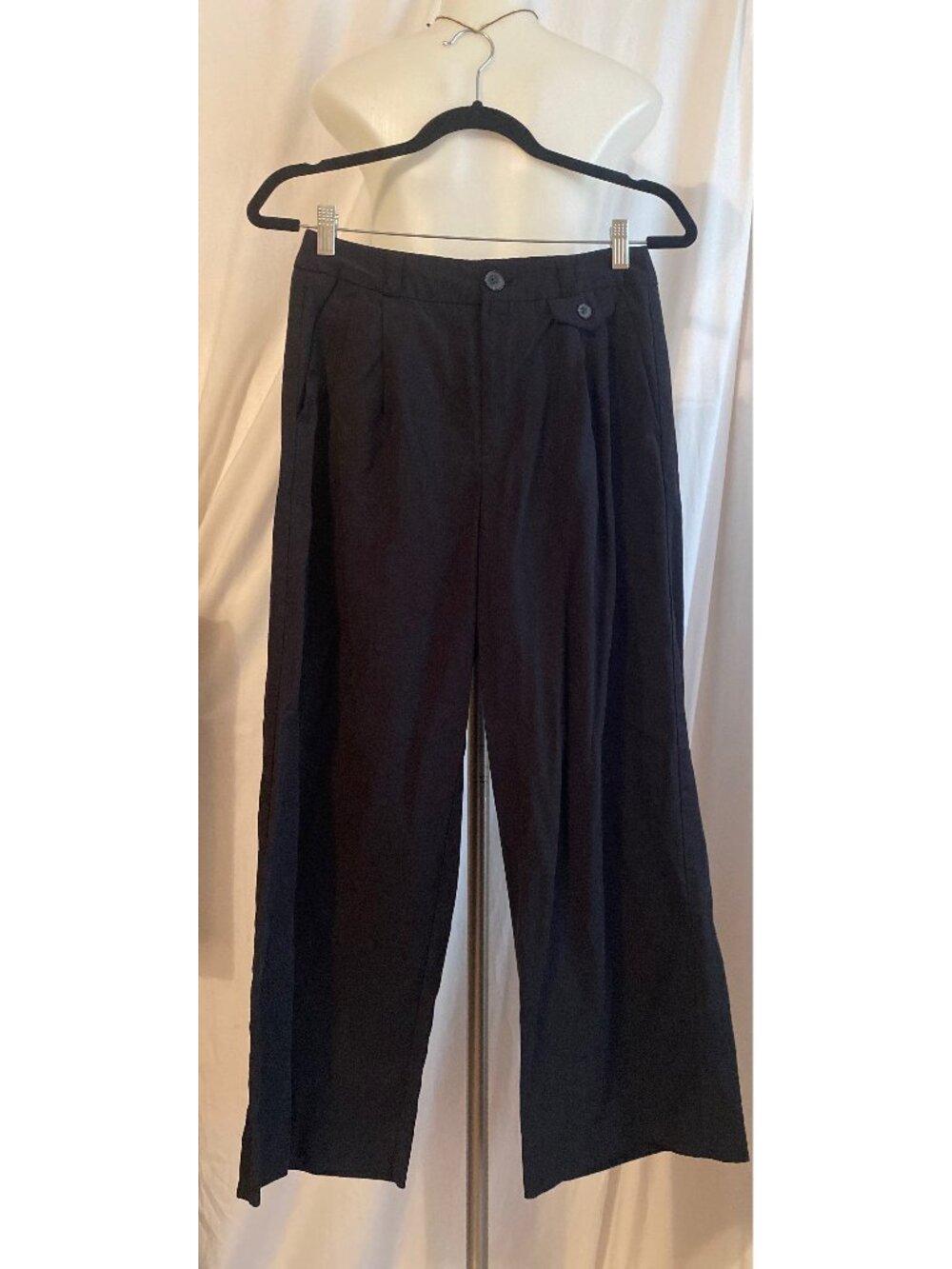 a New Day Black Wide Leg Pleated Pants High Rise Size 4